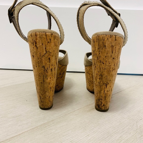 cork wedges - Picture 2 of 3